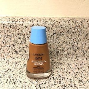 Cover girl, clean matte liquid foundation 570 deep golden 1 fl Oz
